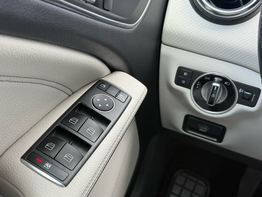 MERCEDES-BENZ A180CDI-REGA 06/27-SPORT SJEDALA-CRNO NEBO, 2014 god. - 19