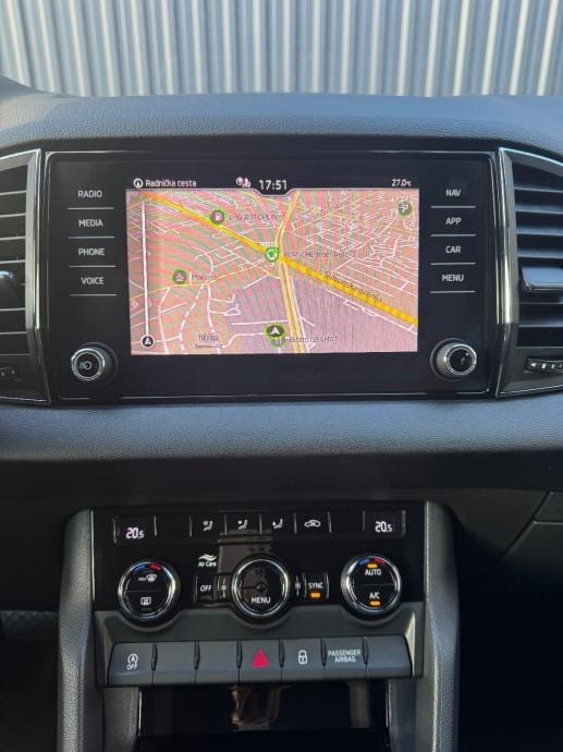 ŠKODA KAROQ 2,0 TDI☆AUTOMATIK☆KAMERA☆REGISTRIRAN☆ALU 18☆, 2021 god. - 21