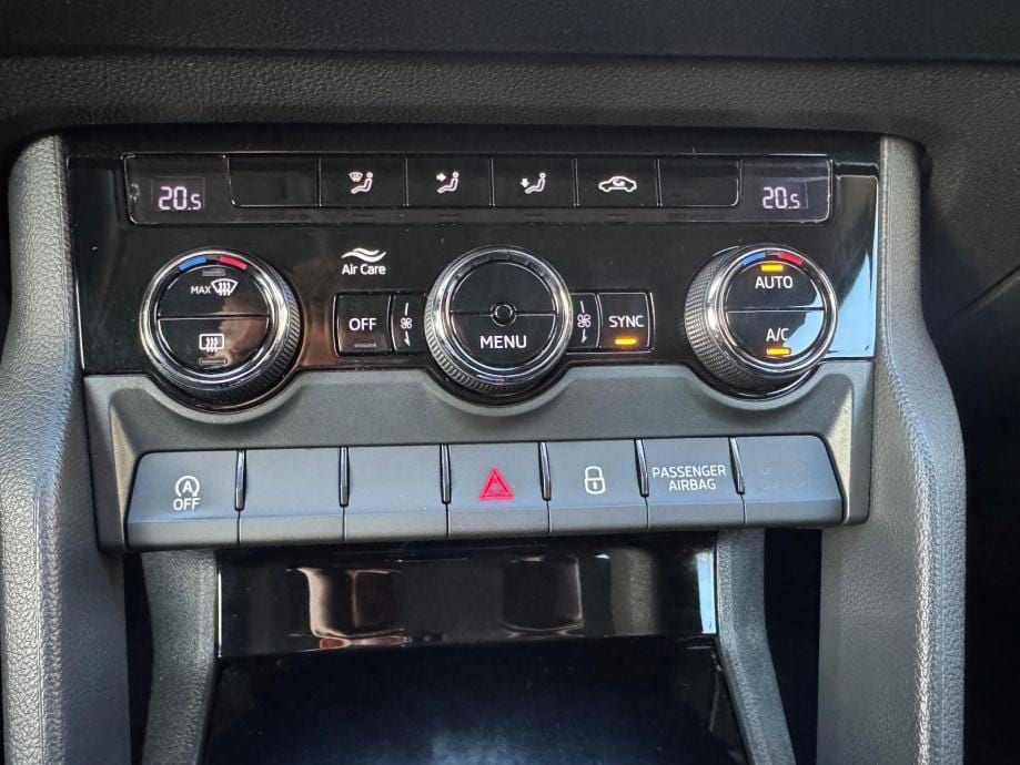 ŠKODA KAROQ 2,0 TDI☆AUTOMATIK☆KAMERA☆REGISTRIRAN☆ALU 18☆, 2021 god. - 23
