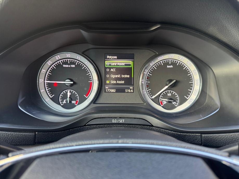 ŠKODA KAROQ 2,0 TDI☆AUTOMATIK☆KAMERA☆REGISTRIRAN☆ALU 18☆, 2021 god. - 24