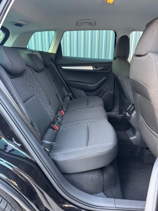 ŠKODA KAROQ 2,0 TDI☆AUTOMATIK☆KAMERA☆REGISTRIRAN☆ALU 18☆, 2021 god. - 28