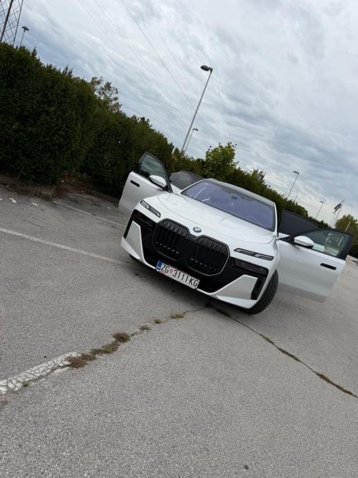 BMW serija 7 740d X DRIVE automatik, 2024 god.