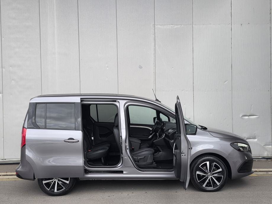 Mercedes-Benz T-klasa 180D automatik,LED,NAVI,KOŽA,KAMERA, 2022 god. - 9