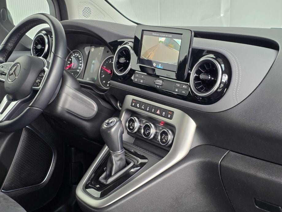 Mercedes-Benz T-klasa 180D automatik,LED,NAVI,KOŽA,KAMERA, 2022 god. - 23