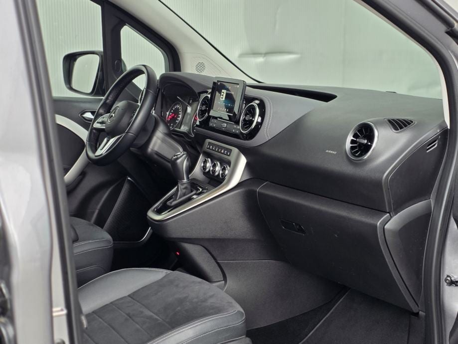 Mercedes-Benz T-klasa 180D automatik,LED,NAVI,KOŽA,KAMERA, 2022 god. - 29
