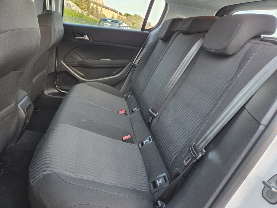 Peugeot 308 1,6 HDi ** 2018 ** ACTIVE OPREMA ** JAMSTVO !!, 2018 god. - 18