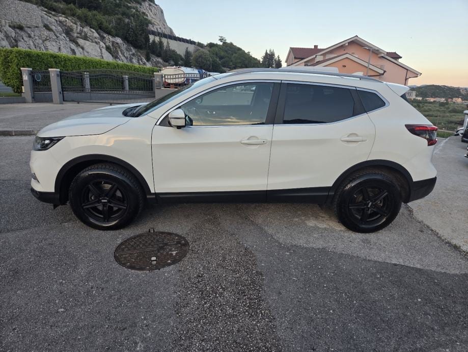 Nissan Qashqai 1,5 dCi ** N-CONNECTA OPREMA ** JAMSTVO !!, 2019 god. - 10