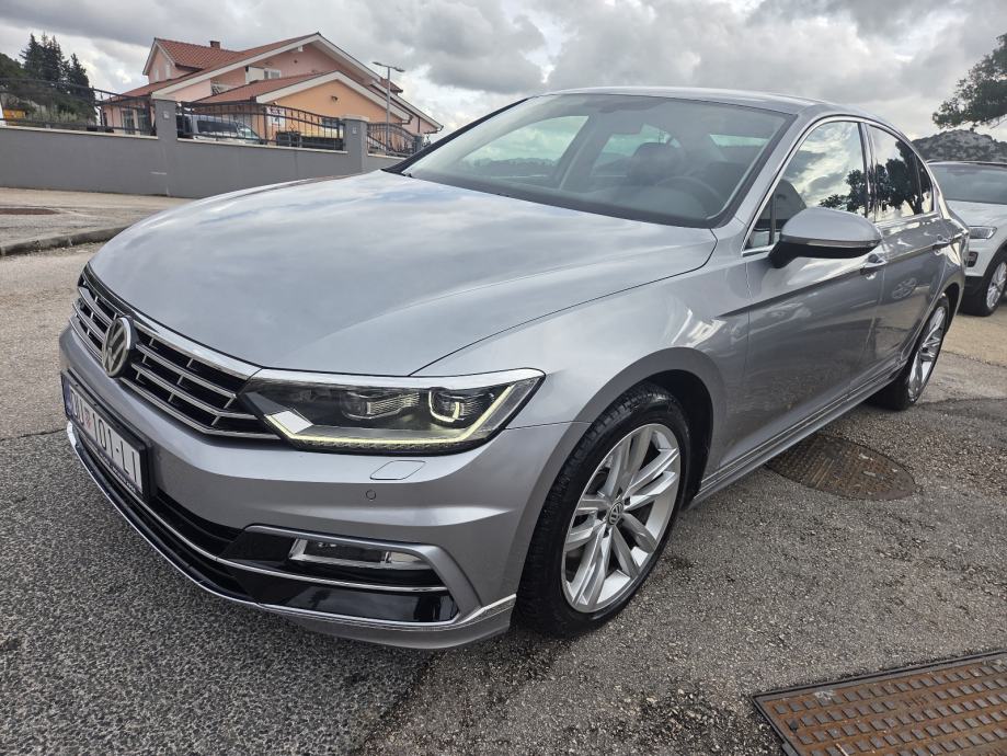 VW Passat 2,0 TDI R-LINE ** NIJE UVOZ ** JAMSTVO !!, 2019 god.