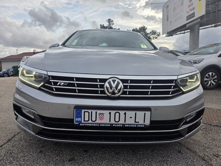 VW Passat 2,0 TDI R-LINE ** NIJE UVOZ ** JAMSTVO !!, 2019 god. - 2