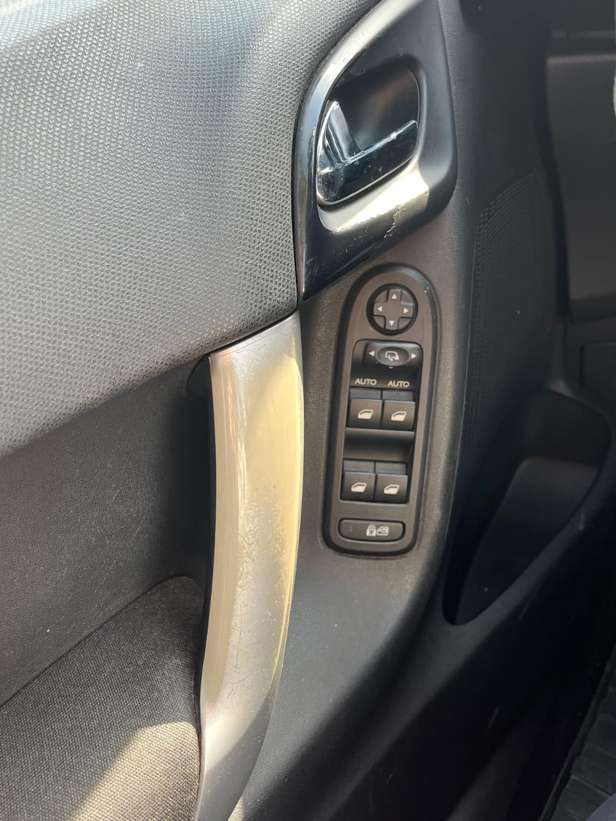 Citroen C3 1.4 HDi 2011 - odlično stanje, mali potrošać, reg. do 2027 - 10