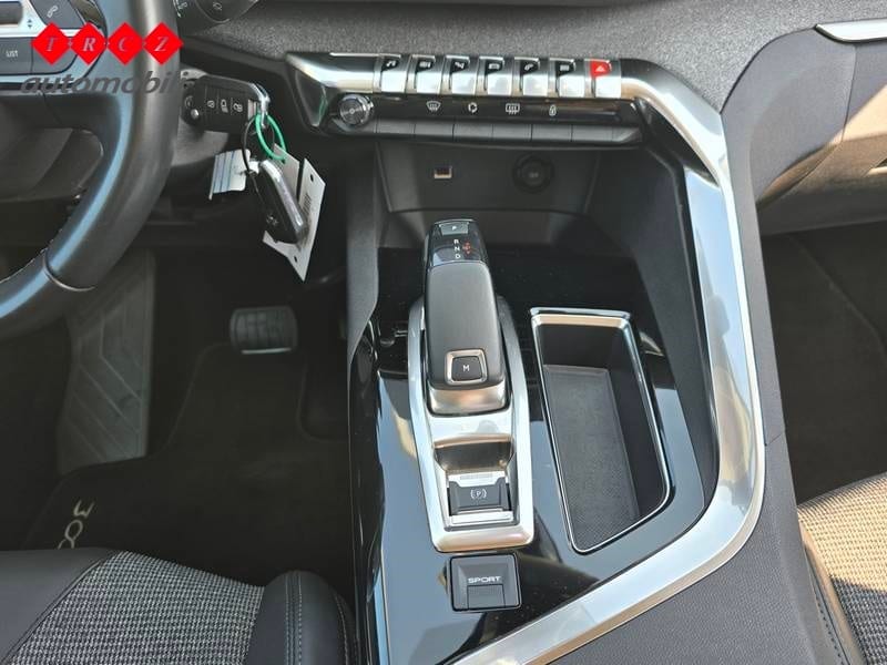PEUGEOT 3008 1.5 HDI AT - 10