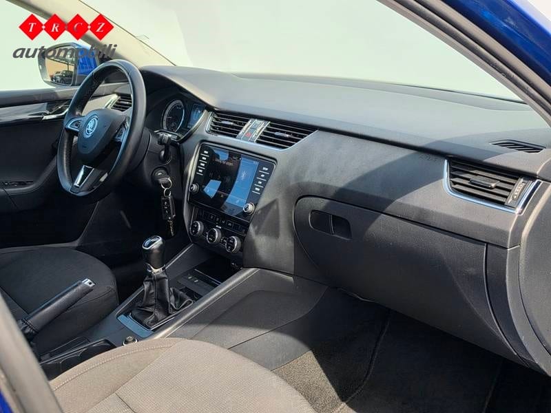 ŠKODA OCTAVIA 1.6 TDI STYLE - 6