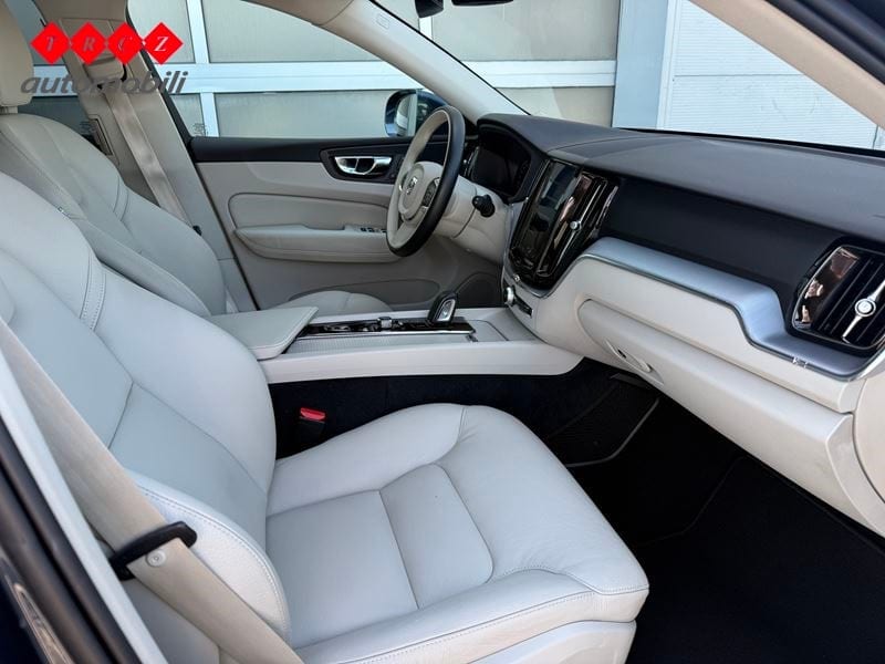 VOLVO XC60 2.0 MOMENTUM PRO - 6