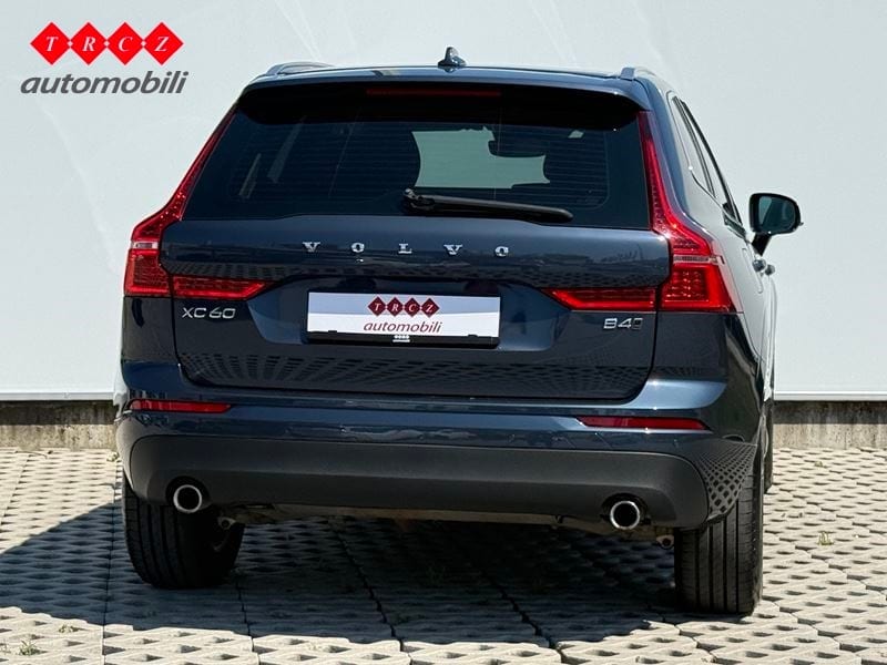 VOLVO XC60 2.0 MOMENTUM PRO - 3