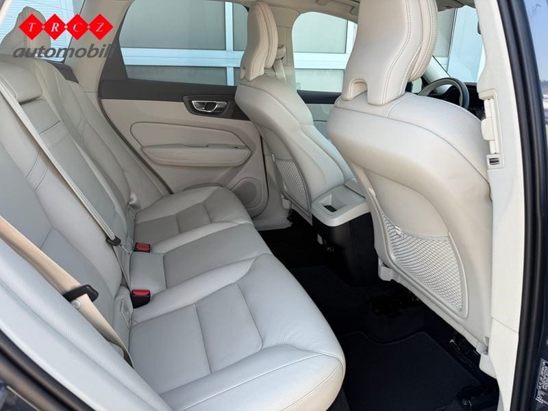 VOLVO XC60 2.0 MOMENTUM PRO - 5