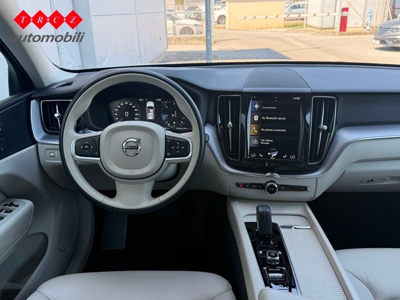 VOLVO XC60 2.0 MOMENTUM PRO - 8