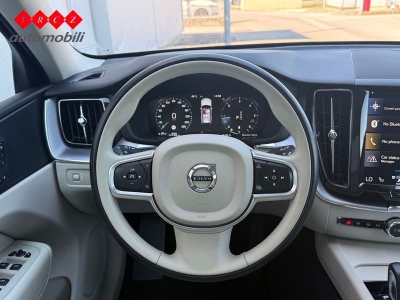 VOLVO XC60 2.0 MOMENTUM PRO - 9