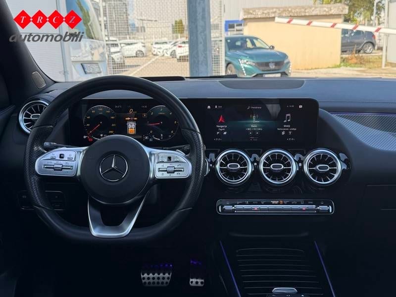 MERCEDES GLA 200d AMG - 8