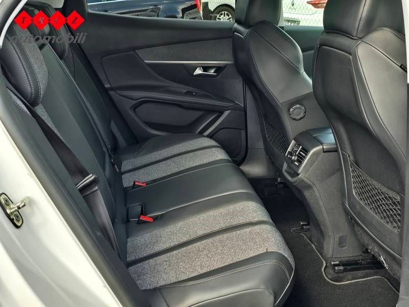 PEUGEOT 3008 1.5 HDI 130 - 5