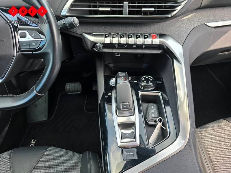 PEUGEOT 3008 1.5 HDI 130 - 10