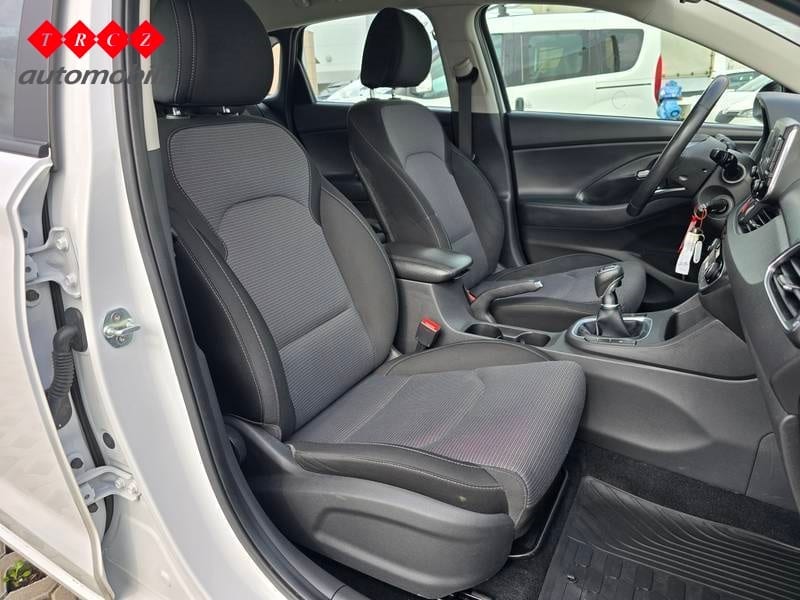 HYUNDAI I30 1.6 CRDI - 7