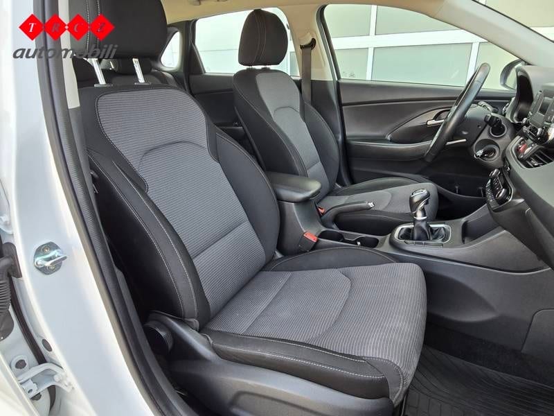 HYUNDAI I30 1.6 CRDI - 7