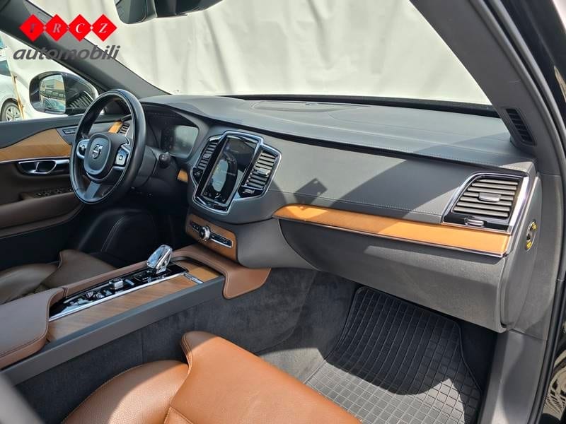 VOLVO XC90 B5 4WD *** 7 SJEDALA ** - 6