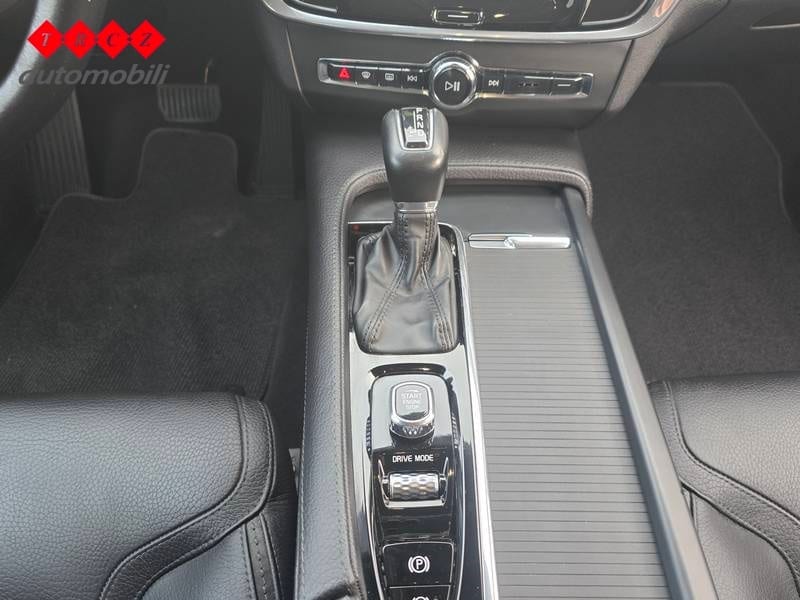 VOLVO V90 Cross Country D4 AWD - 10
