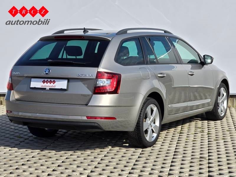 ŠKODA OCTAVIA COMBI 1.6 TDI - 4