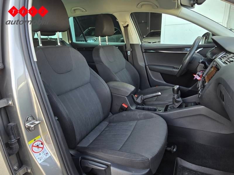 ŠKODA OCTAVIA COMBI 1.6 TDI - 7