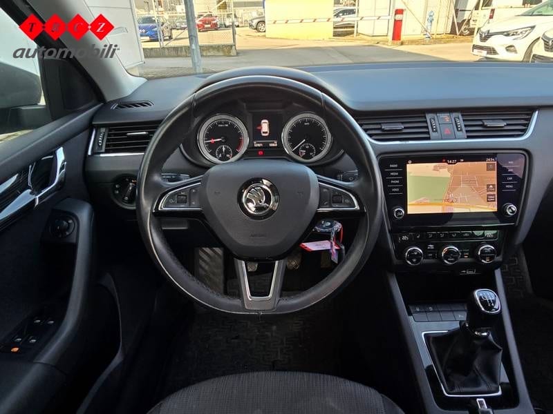 ŠKODA OCTAVIA COMBI 1.6 TDI - 8