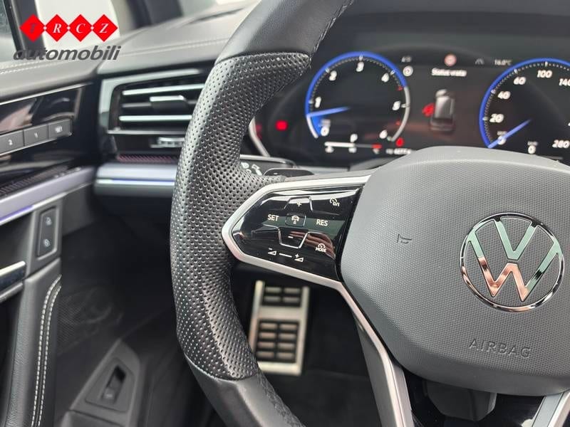 VW TOUAREG 3.0 V6 TDI 4M R-Line - 11