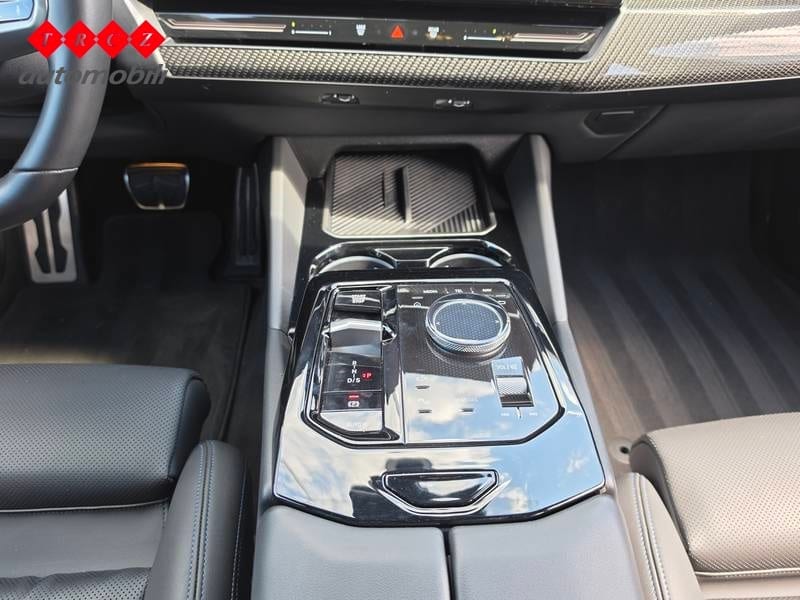 BMW SERIJA 5 520d xDrive M Sport - 9