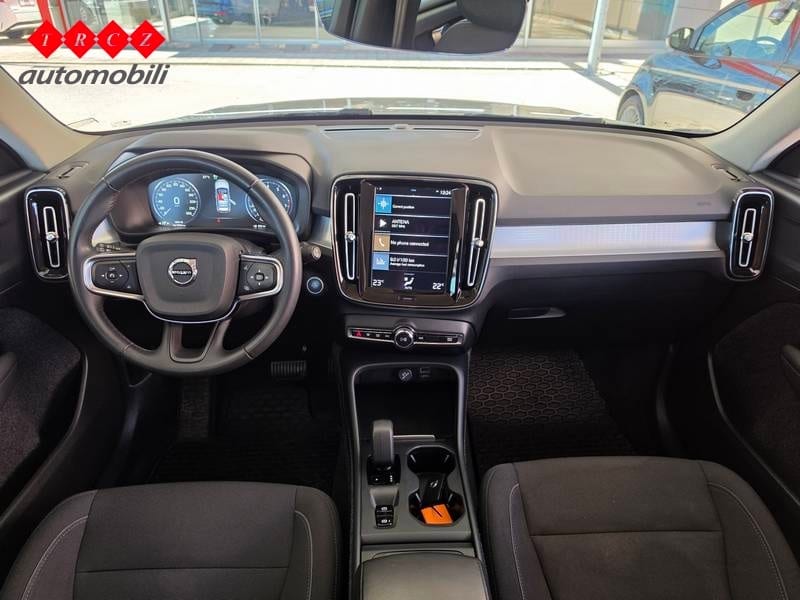 VOLVO XC40 1.5 T3-A MOMENTUM - 8