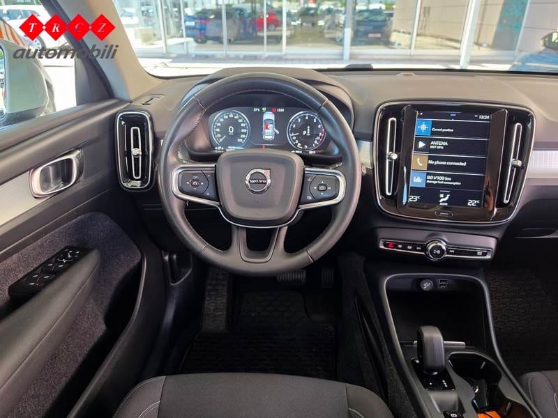 VOLVO XC40 1.5 T3-A MOMENTUM - 9
