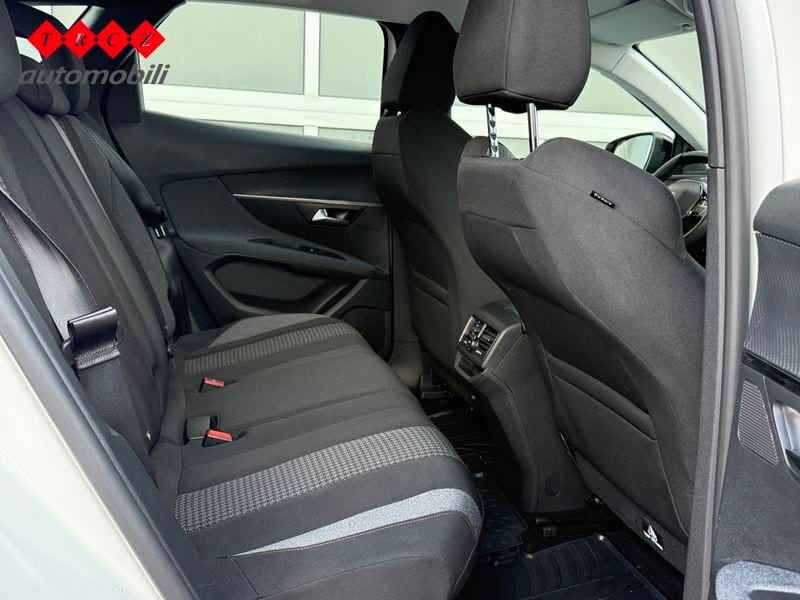 PEUGEOT 3008 1.2 ACTIVE BUSINESS PureTech - 5