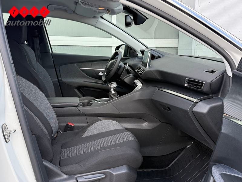 PEUGEOT 3008 1.2 ACTIVE BUSINESS PureTech - 6