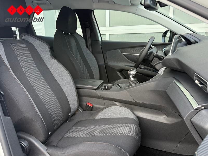 PEUGEOT 3008 1.2 ACTIVE BUSINESS PureTech - 7