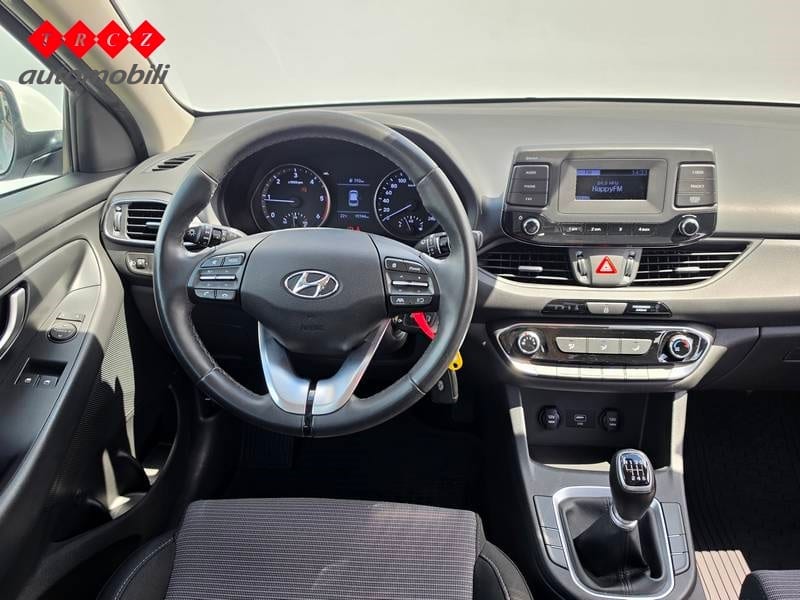 HYUNDAI I30 1.6 CRDI - 9