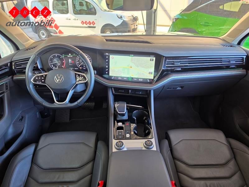 VW TOUAREG 3.0 TDI DSG 4Motion - 8