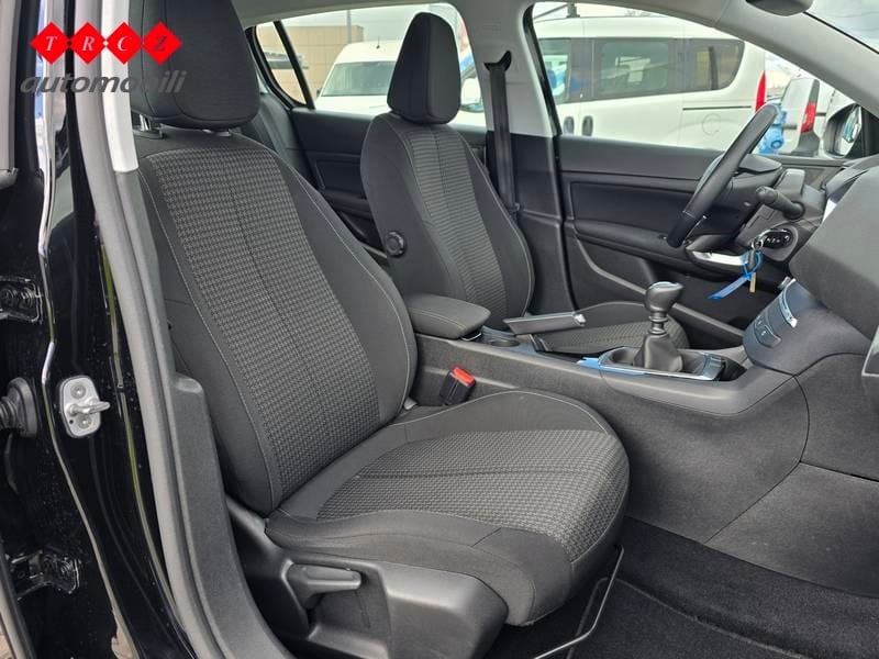 PEUGEOT 308 1.5 HDI - 7