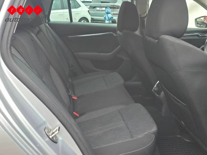 ŠKODA OCTAVIA COMBI 2.0 TDI DSG STYLE - 5