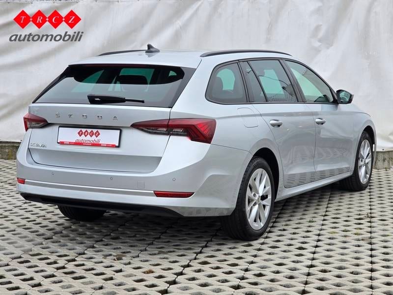 ŠKODA OCTAVIA COMBI 2.0 TDI DSG STYLE - 4