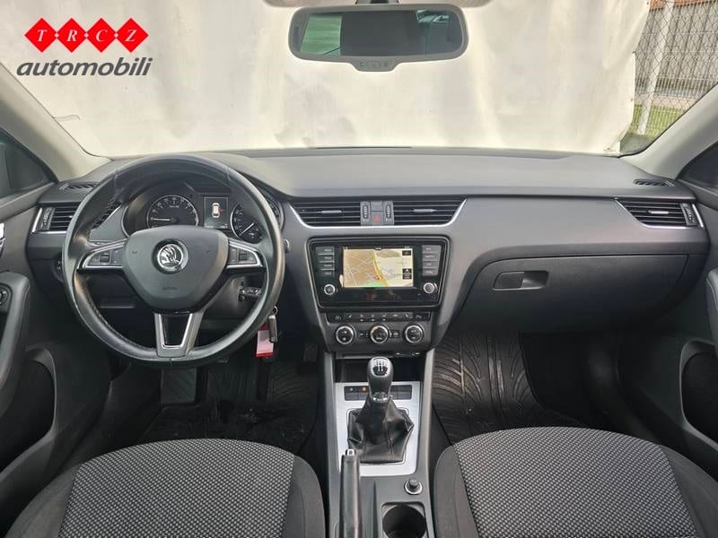ŠKODA OCTAVIA COMBI 1.6 TDI - 9