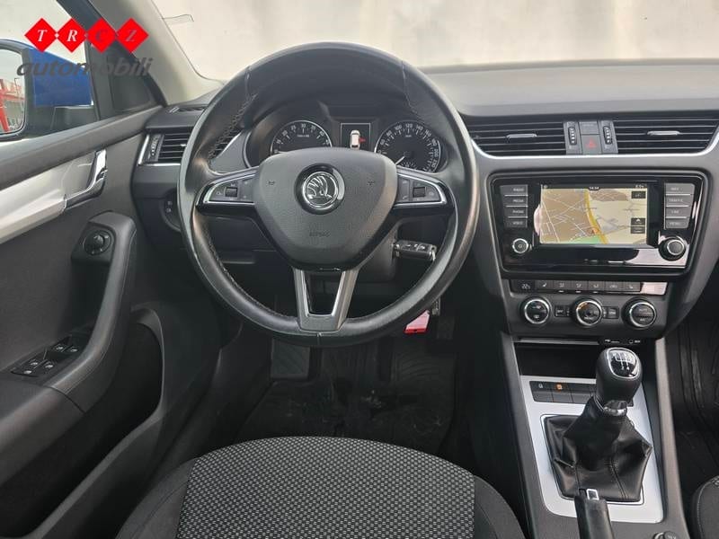 ŠKODA OCTAVIA COMBI 1.6 TDI - 10
