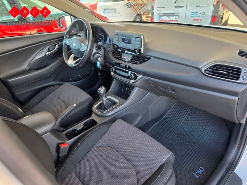 HYUNDAI I30 1.6 CRDI - 6