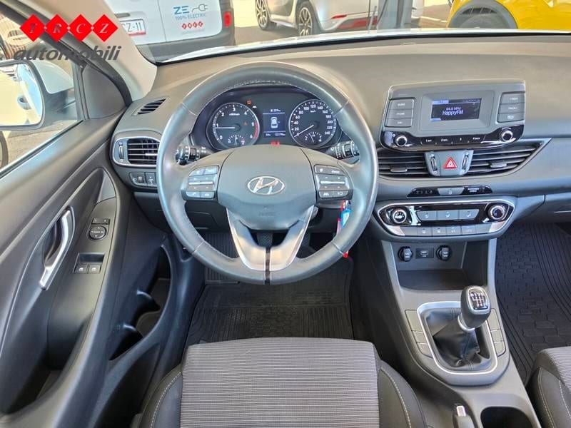 HYUNDAI I30 1.6 CRDI - 9