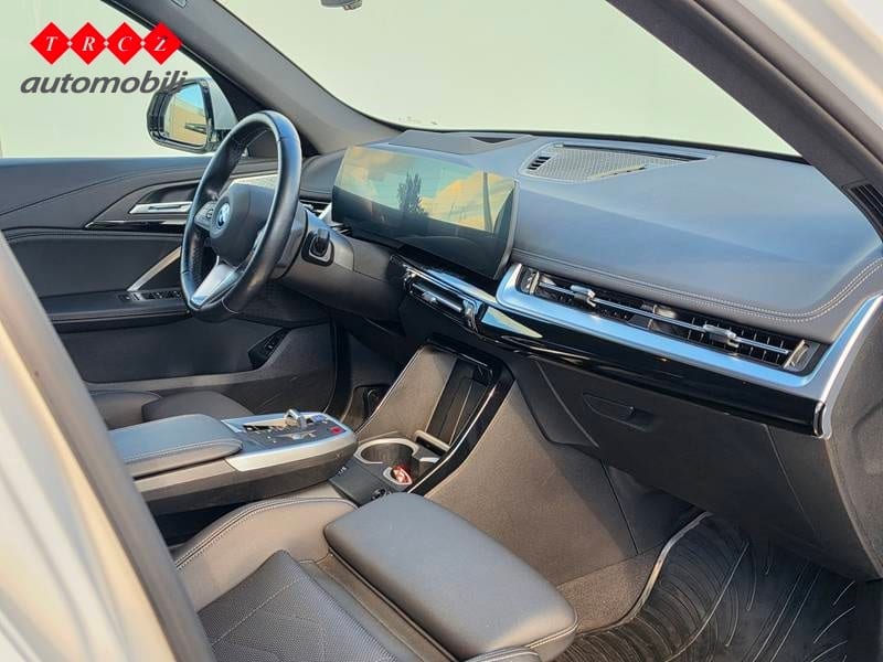 BMW iX1 xDrive 30 - 6