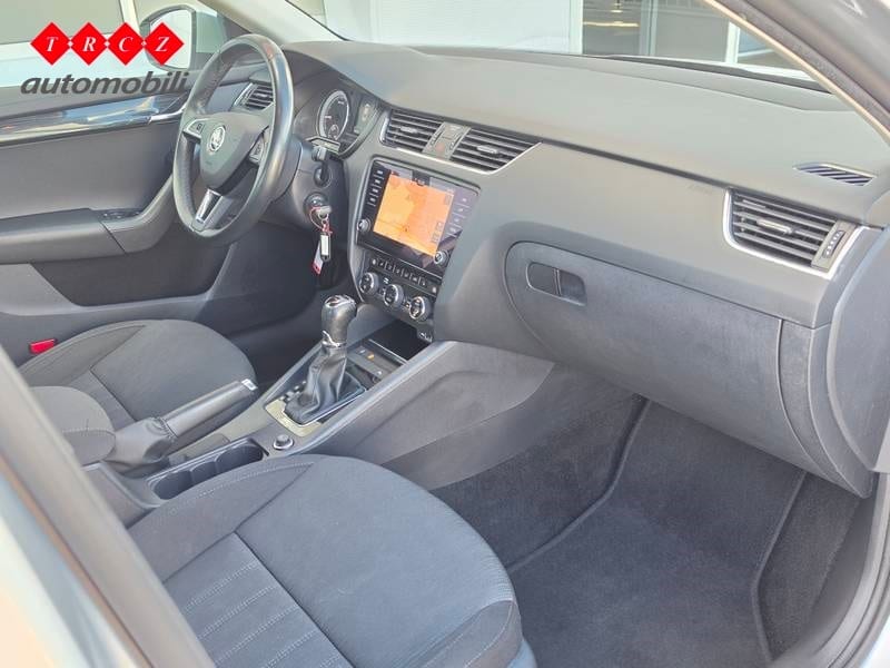 ŠKODA OCTAVIA 2.0 TDI DSG Style - 6