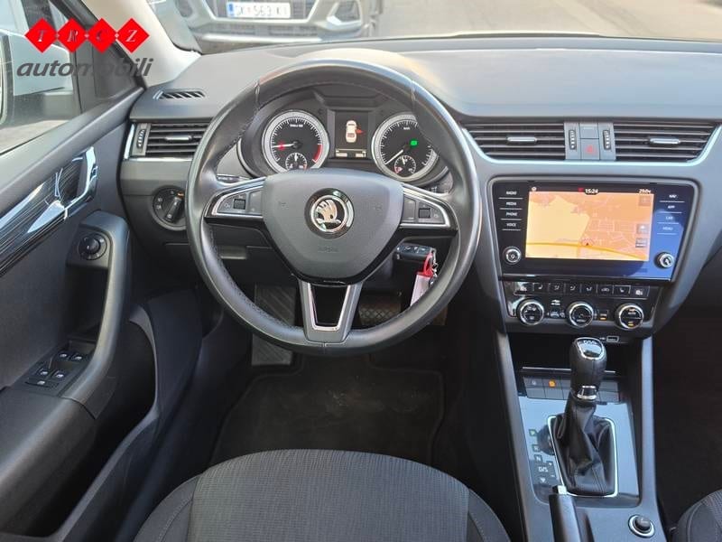 ŠKODA OCTAVIA 2.0 TDI DSG Style - 9